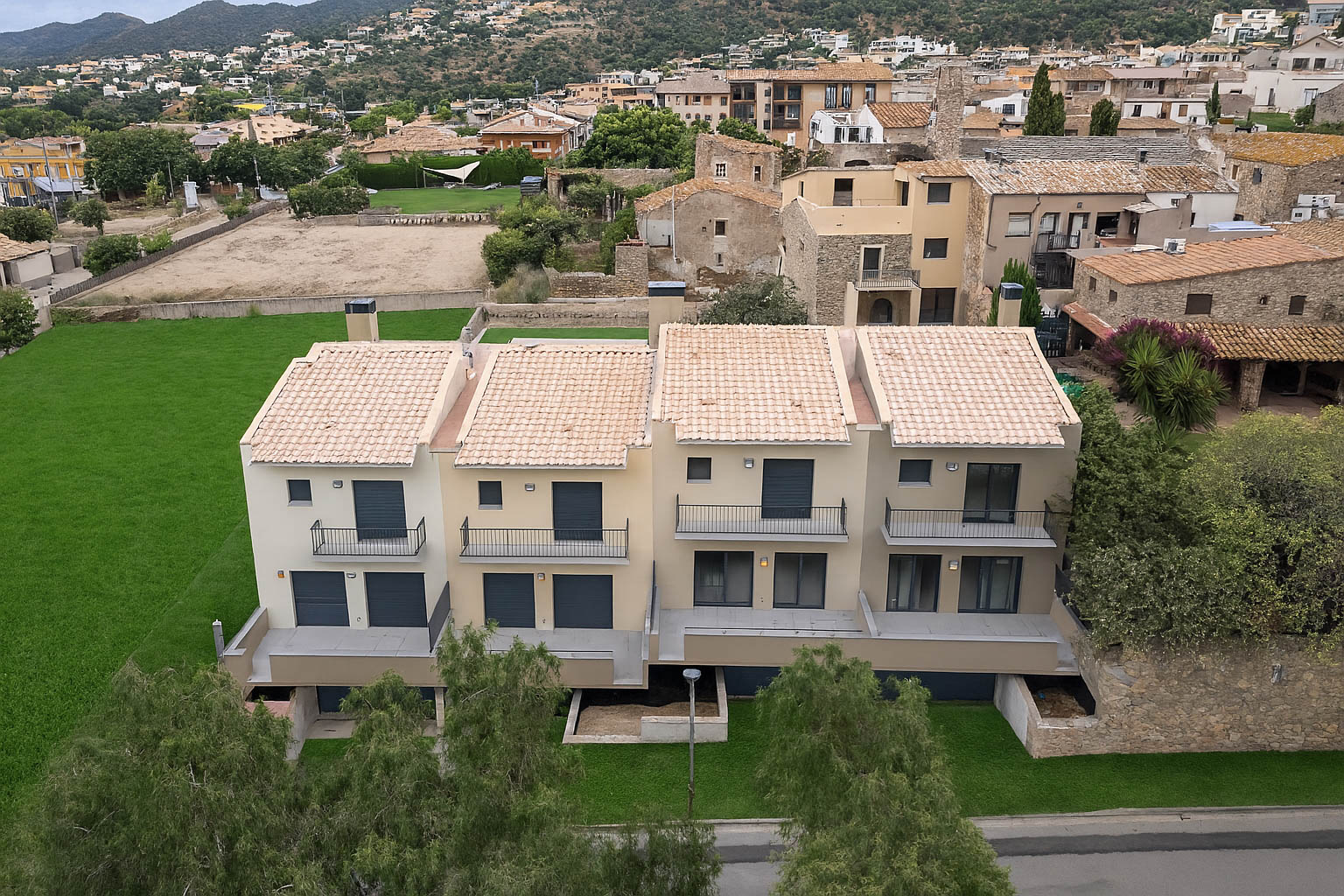 promocion CALLE MARESME - PALAU SAVERDERA - HOUSES